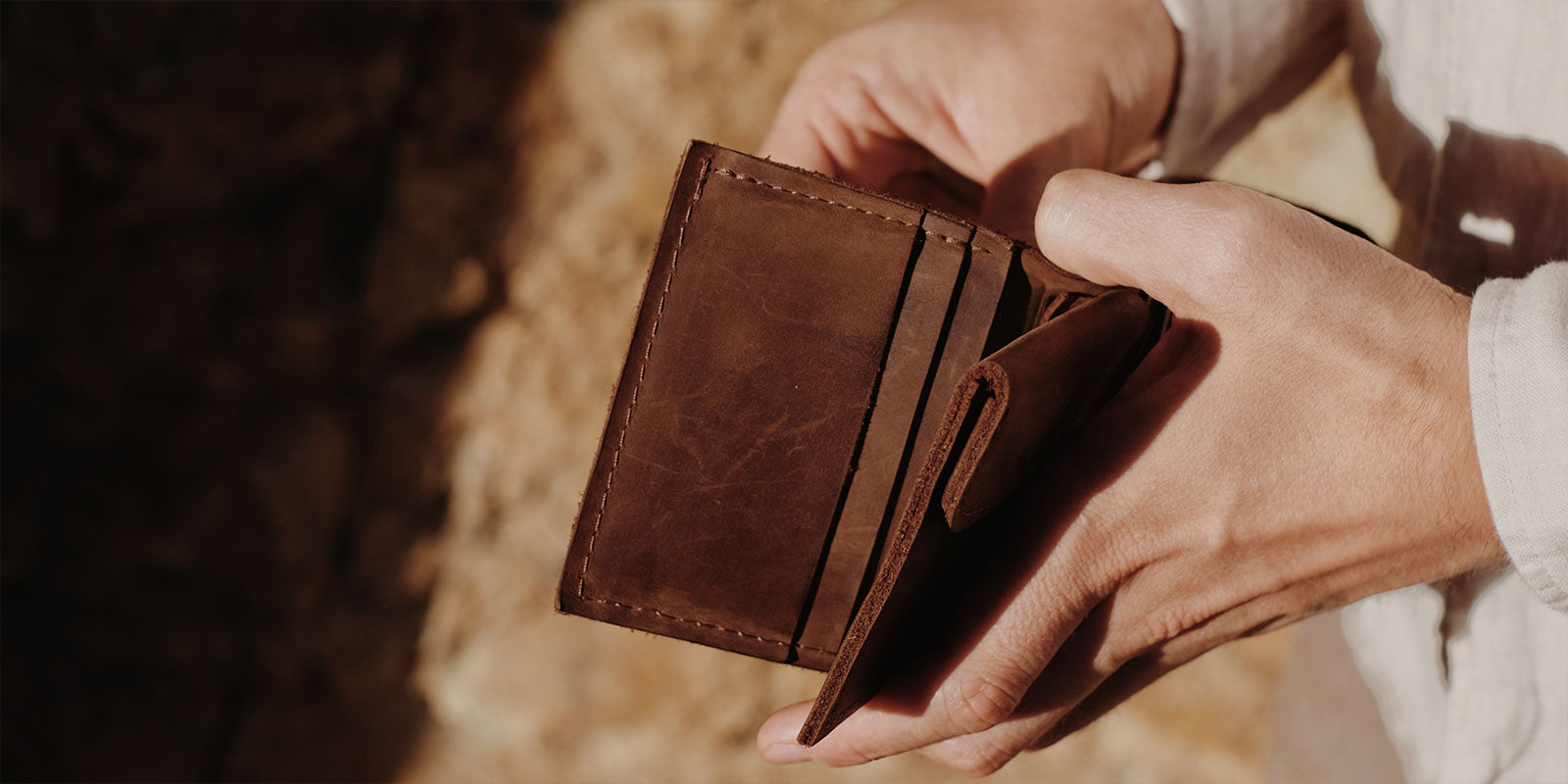 Mezzo Wallet, Handcrafted Leather Wallet